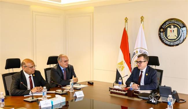 وزير التخطيط يبحث مستجدات تطبيق "موازنة البرامج والأداء" لتطوير منظومة التخطيط 
