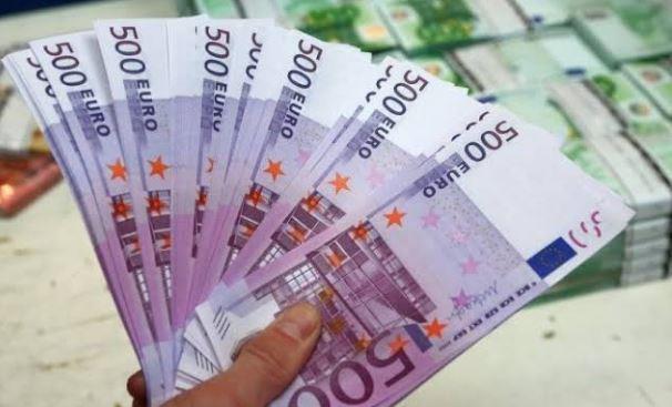 تراجع اليورو أمام الجنيه بمنتصف تعاملات اليوم