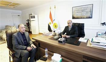   محافظ أسيوط يلتقي يوجه بحصر الأماكن المتاحة بعد المرحلة الأولى من تنسيق قبول الثانوي العام