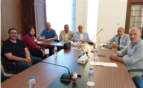 لجنة المصدّرين والتجارة الخارجية تناقش تحديات القطاع وتطرح رؤى لتعزيز تنافسية الصادرات المصرية