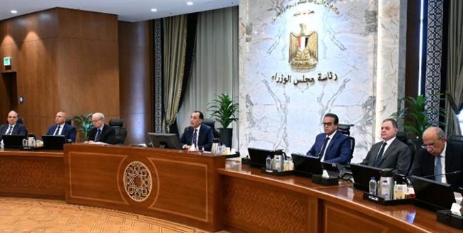 وزير الكهرباء يستعرض القدرات الحالية والمخططة من الطاقات المتجددة