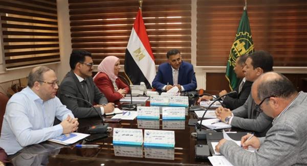 محافظ القليوبية يترأس اجتماعًا موسعًا لمتابعة الموقف التنفيذي لمشروعات المياه والصرف