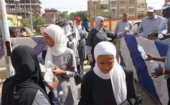 طلاب الثانوية العامة بأسوان يؤدون امتحان مادتي الفيزياء والتاريخ