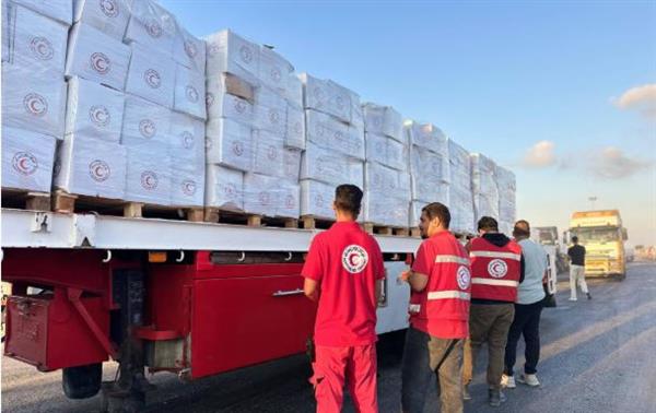 غذاء ومستلزمات طبية.. الهلال الأحمر المصري يطلق قافلة جديدة من المساعدات لـ غزة