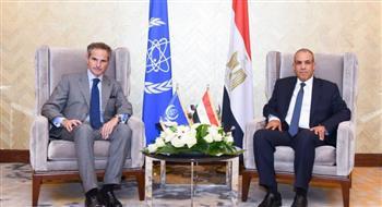 وزير الخارجية يلتقي المدير العام للوكالة الدولية للطاقة الذرية بمدينة العلمين