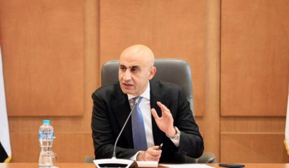 بعد فيديو إتلاف الأثاث.. فصل طلاب بني سويف عامًا