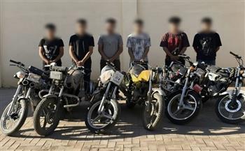   حركات استعراضية .. ضبط 6 شباب قادوا دراجات نارية بدون لوحات بالمنوفية