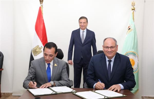 وزير الزراعة يشهد توقيع اتفاق بين "الريف المصري الجديد" و"مركز البحوث الزراعية"