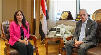 الإسكان تبحث مع أمريكا فرص الاستثمار وتحلية مياه البحر