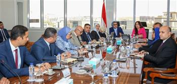   وزيرة الإسكان ومحافظ الوادي الجديد تبحثان 11 مشروع مياه ومشروعات سكنية