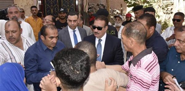 محافظ بورسعيد يستمع لمطالب أهالي القابوطي ويوجه بسرعة حلها