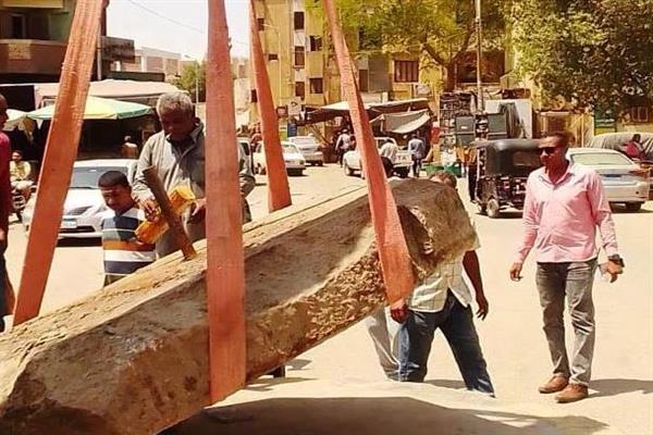 أسوان تتجمل.. عمل فني يزين ميدان النفق