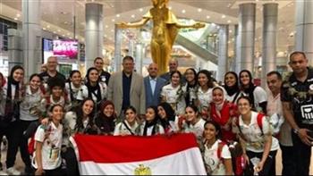   رابع بطولة العالم.. بعثة منتخب مصر لناشئات اليد تصل مطار القاهرة