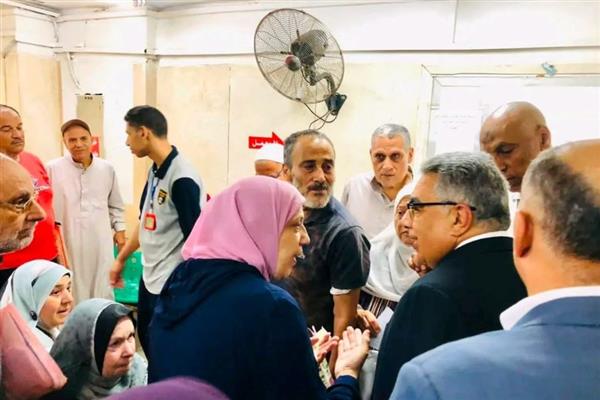 محافظ الدقهلية في زيارة مفاجئة لعيادة التأمين الصحي بجديلة