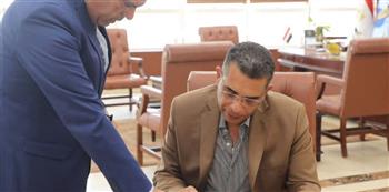 محافظ البحر الأحمر يعتمد نتيجة الدور الثاني للشهادة الإعدادية بنسبه نجاح 92.94%