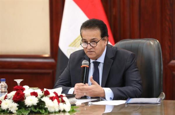 وزير الصحة يتابع تداعيات حادث انقلاب سيارة ربع نقل بمحافظة الإسماعيلية