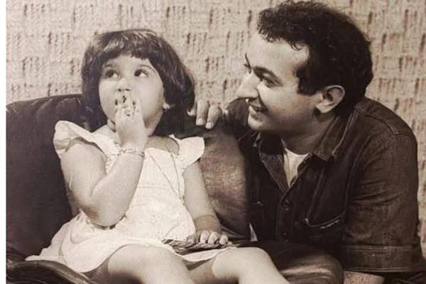 «باپي حبيبي.. وحشتني».. رسالة مؤثرة من سارة نور الشريف لوالدها في ذكرى رحيله
