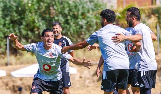 قبل مواجهة بادالونا.. الأهلي يختتم مرانه الصباحي في إسبانيا