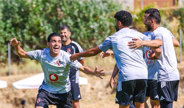 قبل مواجهة بادالونا.. الأهلي يختتم مرانه الصباحي في إسبانيا