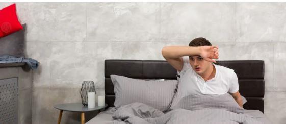 التعرق الليلي يفسد نومك؟ أدوية شائعة قد تكون أحد الأسباب