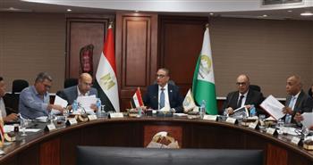   محافظ الجيزة يتابع موقف طلبات تقنين أوضاع التعديات علي أراضي الدولة