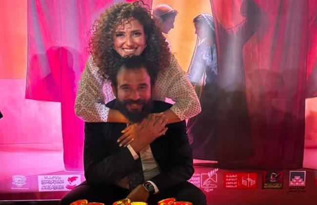 حنان مطاوع تحتفل بإنجاز زوجها أمير اليماني في المهرجان القومي للمسرح