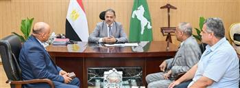 محافظ الشرقية يؤكد ضرورة الاستمرار في ضبط السياسات المالية وترشيد الانفاق الحكومي