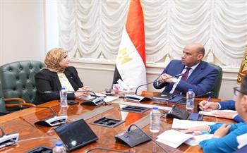وزير العمل ونقيب التمريض يناقشان تدريب وتأهيل الكوادر التمريضي