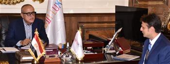   محافظ الأقصر يبحث مع المدير التنفيذي لشركة "فويند ايفر إيجيبت" خطط التوسع بالمحافظة