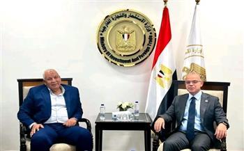 وزير الاستثمار ومحافظ مطروح يبحثان تحويل الفرص الاستثمارية إلى مشروعات قابلة للتنفيذ