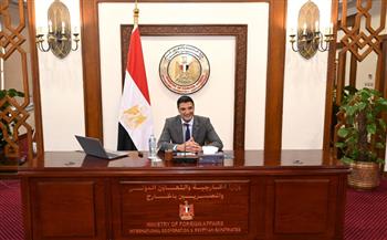   وزير الصناعة يلتقي رؤساء البعثات الدبلوماسية المنقولين للعمل بالخارج 
