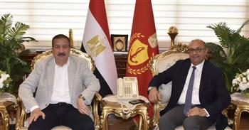   محافظ بورسعيد يبحث مع الغرفة التجارية دعم النشاط الاقتصادي والاستثماري