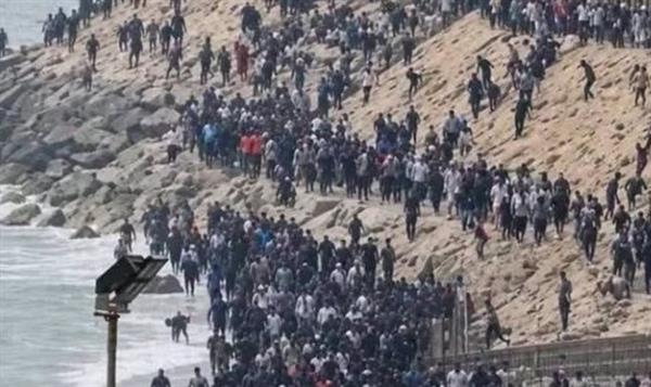 الاتحاد الأوروبي يرسل خبراء هجرة إلى سبتة وسط مخاوف من تدفق جديد للمهاجرين