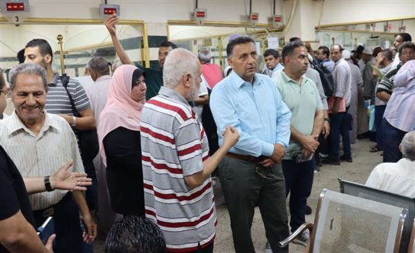 محافظ القليوبية يتفقد المراكز التكنولوجية ببنها وطوخ وقها.. ويوجه بسرعة إنهاء معاملات المواطنين