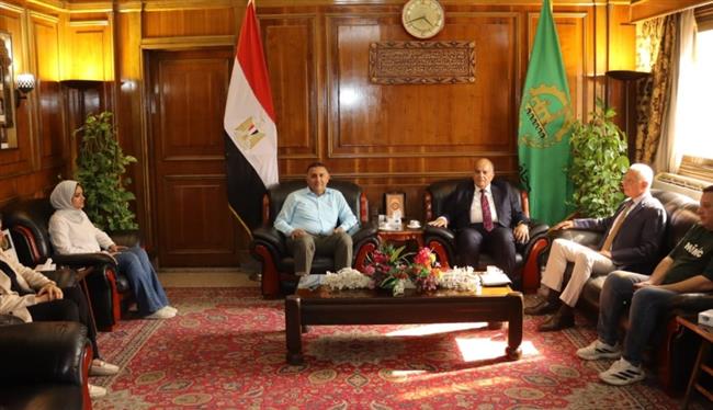 محافظ القليوبية يلتقي رئيس نهضة مصر لمتابعة منظومة النظافة بشبرا الخيمة والخصوص