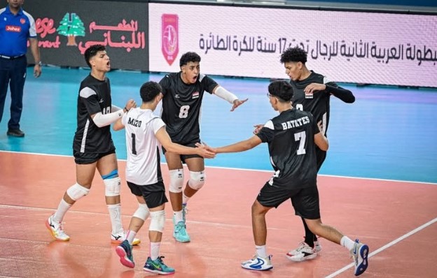 مصر تهزم الجزائر وتضرب موعدًا مع البحرين في نهائي البطولة العربية للطائرة