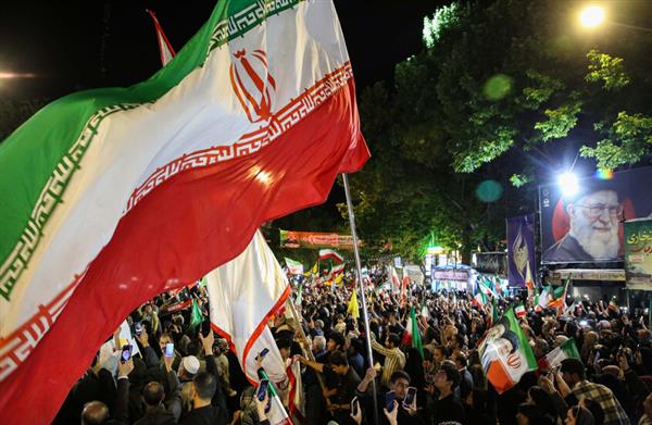 الحرس الثوري يرد على ترامب : مضيق هرمز مغلق وأي تحرك لا يغيب عن أعيننا
