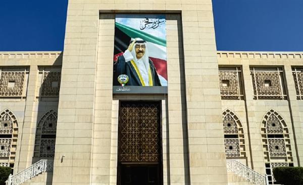 الكويت تدين وتستنكر الهجوم الإيراني على ناقلتين تابعتين لـ"أدنوك" الإماراتية