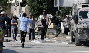 إصابة فلسطينيين اثنين بالرصاص الحي إثر هجوم للمستوطنين شرق الخليل