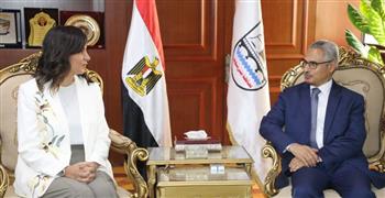   محافظ بني سويف يستقبل نبيلة مكرم 
