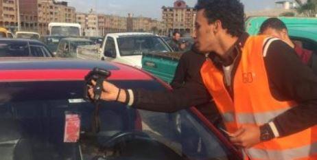 تحرير 998 مخالفة عدم تركيب الملصق الإلكتروني ورفع 26 سيارة متهالكة خلال 24 ساعة