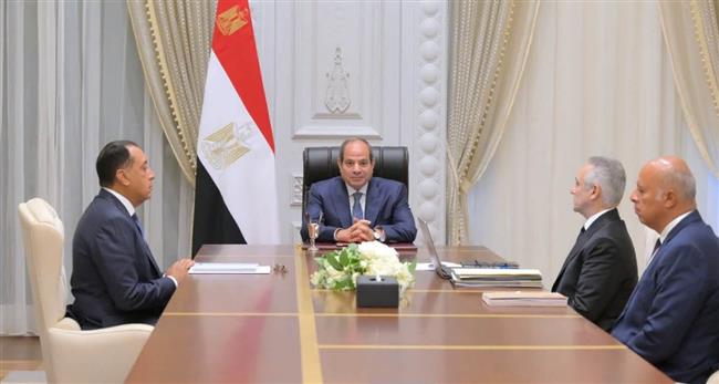 الرئيس السيسي يجتمع برئيس الوزراء ووزير العدل بمدينة العالمين