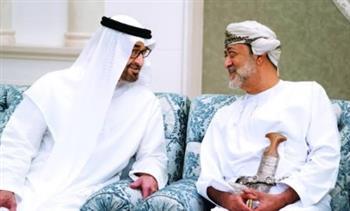 الرئيس الإماراتي وسلطان عمان يبحثان آفاق تعزيز التعاون وتطورات الأوضاع بالمنطقة