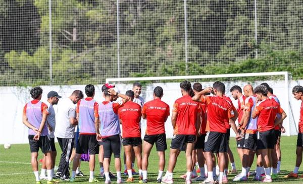 رسائل فنية وتكتيكية.. عموتة يجهز لاعبي الأهلي للموسم الجديد