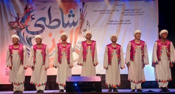 "شاطئ الفن" يشعل أجواء الأنفوشي بعروض فلكلورية من الشرقية والأقصر