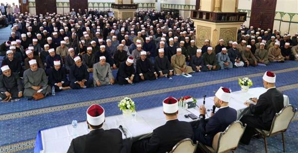 وزير الأوقاف يبحث تطوير العمل الدعوي مع أئمة الجيزة