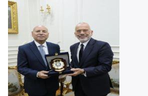 محافظ القاهرة يبحث مع سفير اليونان تفعيل التراث الثقافي بين البلدين