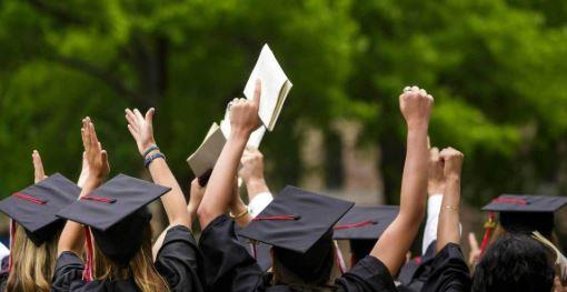 بدء التقديم للجامعات الخاصة.. كليات متاحة للحاصلين على 53% وخطوات الالتحاق