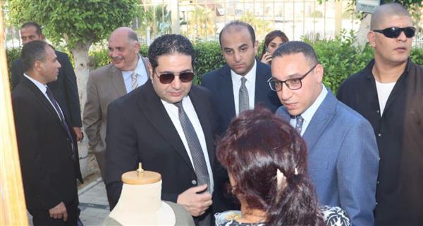 نائب محافظ بني سويف يشارك في افتتاح بازار لدعم الحرف التراثية ومنتجات الصعيد