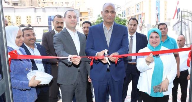 محافظ كفرالشيخ يفتتح معرضًا للمنتجات اليدوية ومستلزمات المدارس بأسعار مخفضة